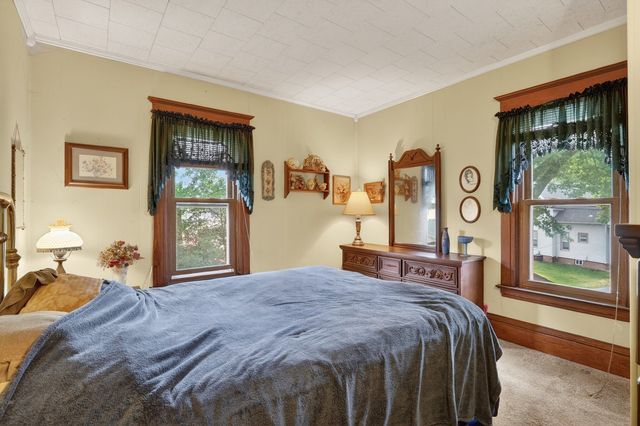 215 W Harrison Street, Belvidere, IL 61008