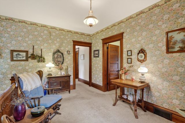 215 W Harrison Street, Belvidere, IL 61008