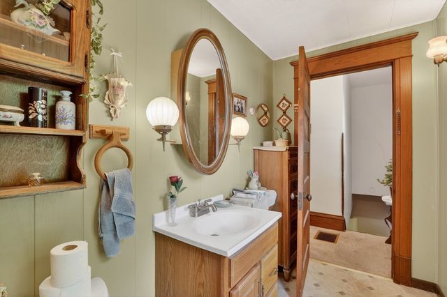 215 W Harrison Street, Belvidere, IL 61008