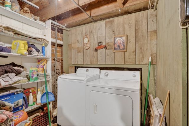215 W Harrison Street, Belvidere, IL 61008