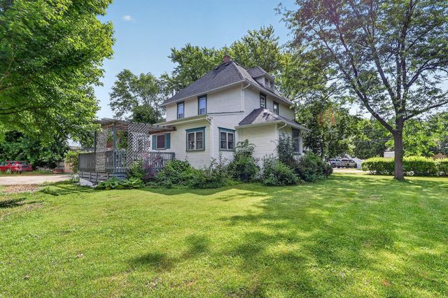 215 W Harrison Street, Belvidere, IL 61008