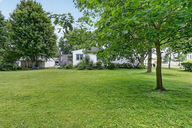 215 W Harrison Street, Belvidere, IL 61008