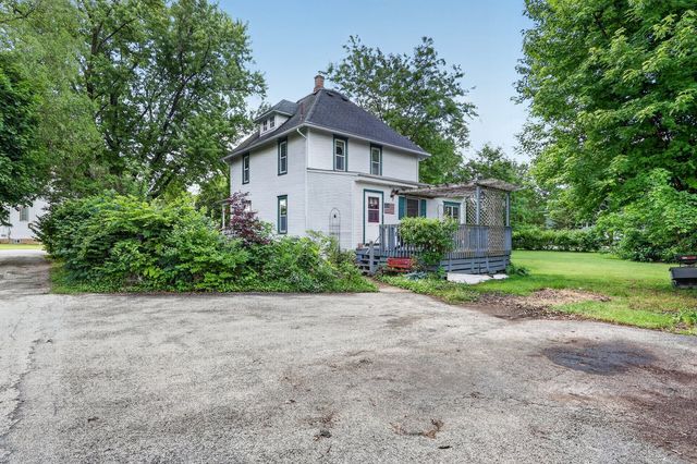 215 W Harrison Street, Belvidere, IL 61008