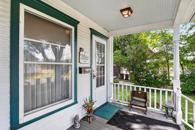 215 W Harrison Street, Belvidere, IL 61008