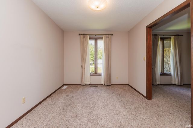1009 S Stratford Court, Yorktown, IN 47396