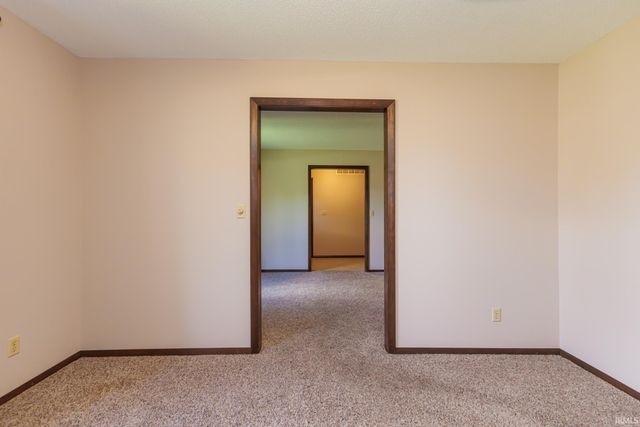 1009 S Stratford Court, Yorktown, IN 47396