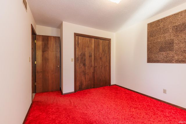 1009 S Stratford Court, Yorktown, IN 47396