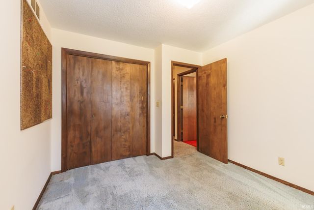 1009 S Stratford Court, Yorktown, IN 47396