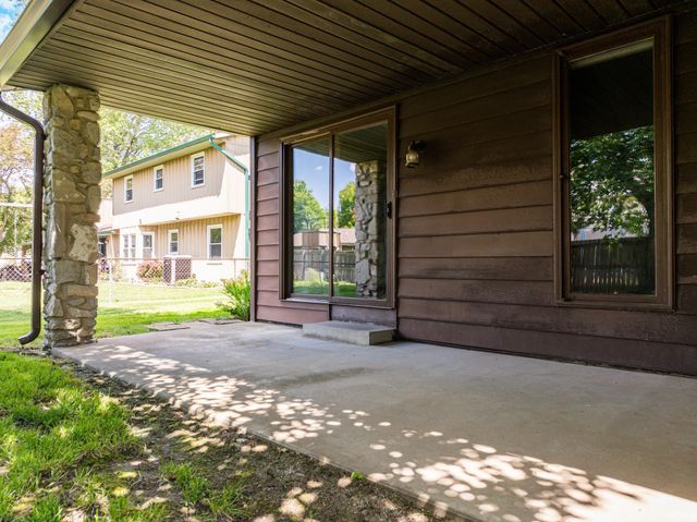 1009 S Stratford Court, Yorktown, IN 47396