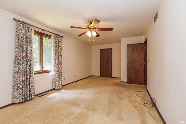 1009 S Stratford Court, Yorktown, IN 47396