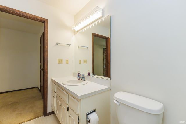 1009 S Stratford Court, Yorktown, IN 47396