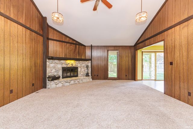 1009 S Stratford Court, Yorktown, IN 47396