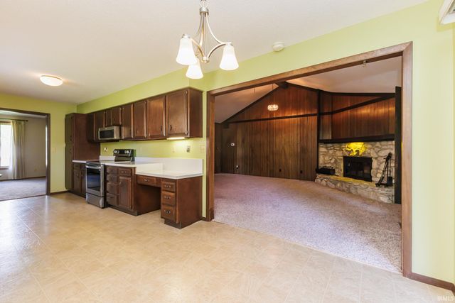 1009 S Stratford Court, Yorktown, IN 47396