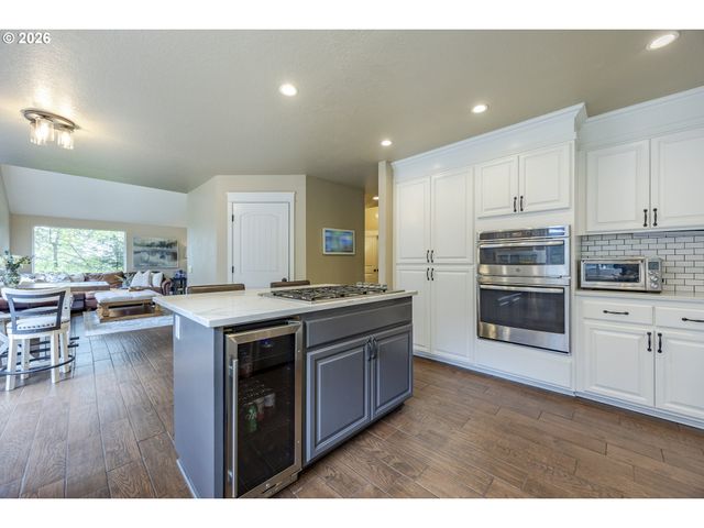 3071 SOLOMAN Loop, Eugene, OR 97405