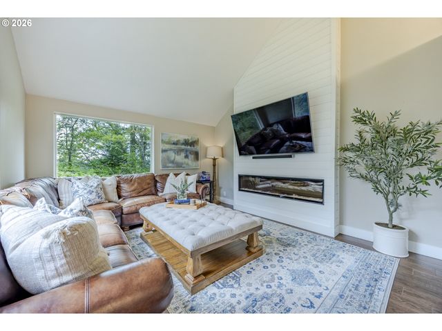 3071 SOLOMAN Loop, Eugene, OR 97405