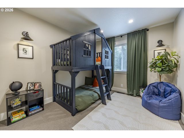 3071 SOLOMAN Loop, Eugene, OR 97405