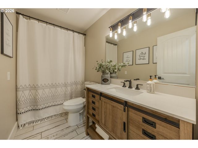 3071 SOLOMAN Loop, Eugene, OR 97405