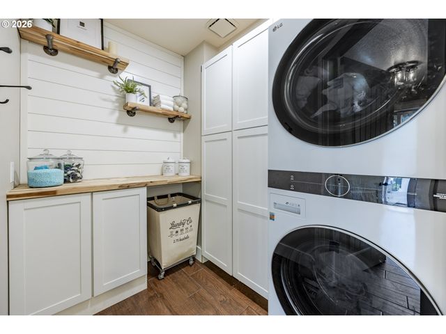 3071 SOLOMAN Loop, Eugene, OR 97405