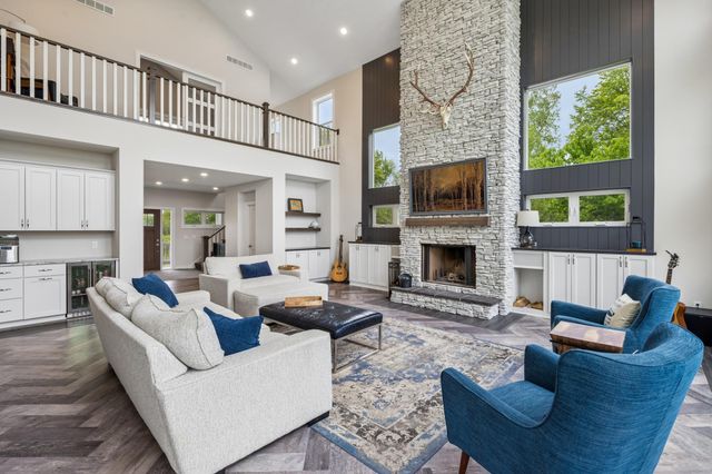 4704 S Lake Sarah Drive, Independence, MN 55359