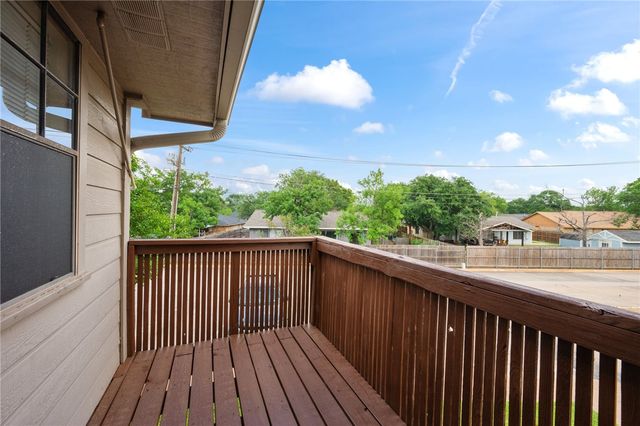 2400 Longmire 105, College Station, TX 77845