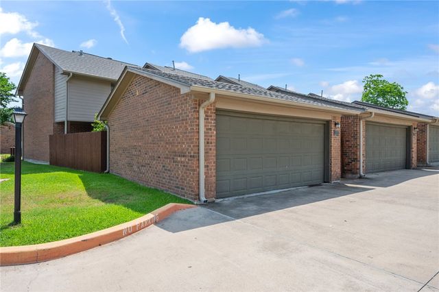 2400 Longmire 105, College Station, TX 77845