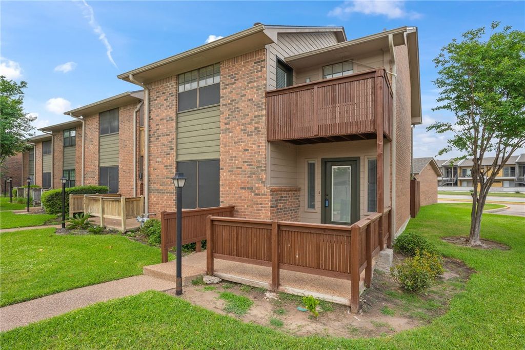 2400 Longmire 105, College Station, TX 77845