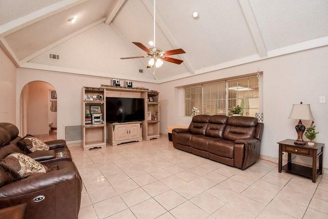 5627 Spindle Drive, Houston, TX 77086