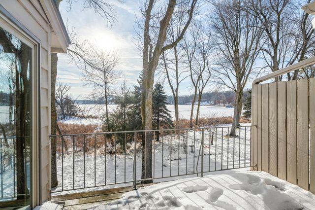 1275 Black Oaks Court N, Plymouth, MN 55447