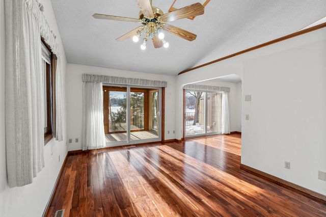 1275 Black Oaks Court N, Plymouth, MN 55447