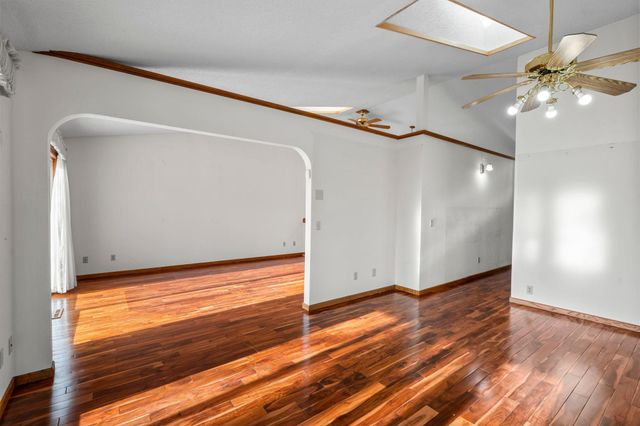 1275 Black Oaks Court N, Plymouth, MN 55447