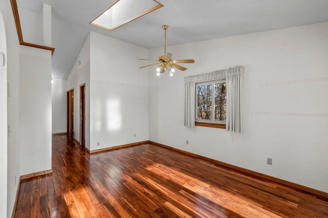 1275 Black Oaks Court N, Plymouth, MN 55447