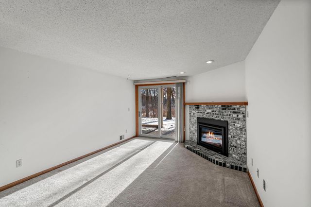 1275 Black Oaks Court N, Plymouth, MN 55447