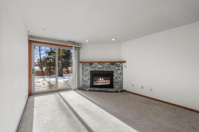 1275 Black Oaks Court N, Plymouth, MN 55447