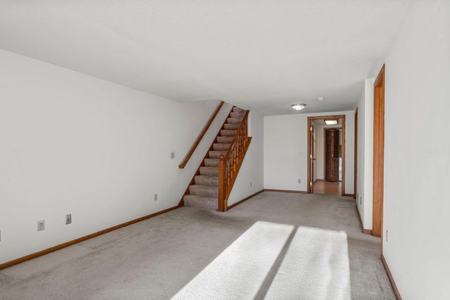 1275 Black Oaks Court N, Plymouth, MN 55447