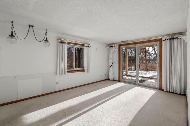 1275 Black Oaks Court N, Plymouth, MN 55447