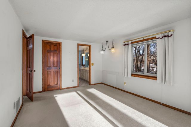 1275 Black Oaks Court N, Plymouth, MN 55447