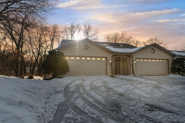 1275 Black Oaks Court N, Plymouth, MN 55447