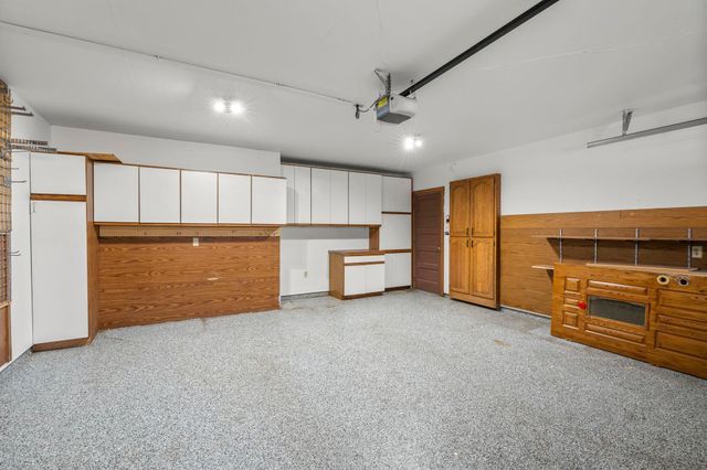 1275 Black Oaks Court N, Plymouth, MN 55447