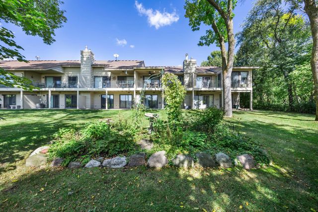 1275 Black Oaks Court N, Plymouth, MN 55447