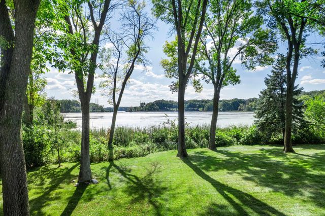 1275 Black Oaks Court N, Plymouth, MN 55447