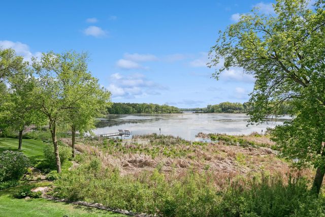 1275 Black Oaks Court N, Plymouth, MN 55447