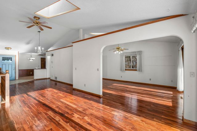 1275 Black Oaks Court N, Plymouth, MN 55447