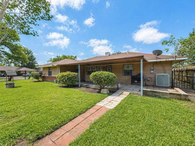 6859 Roxbury Road, Houston, TX 77087