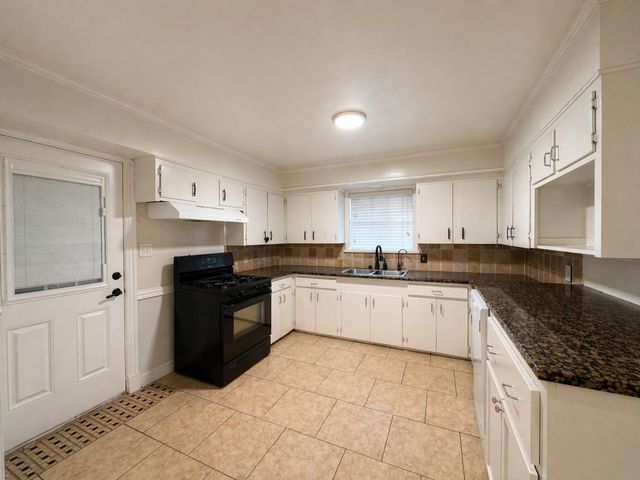 6859 Roxbury Road, Houston, TX 77087