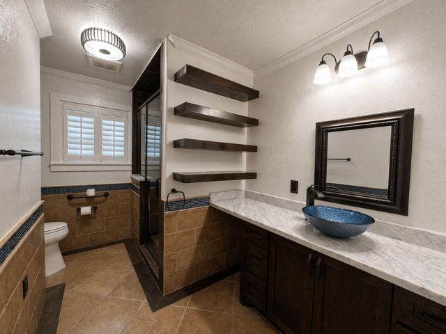 6859 Roxbury Road, Houston, TX 77087