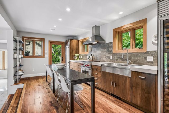 747 Kenwood Parkway, Minneapolis, MN 55403