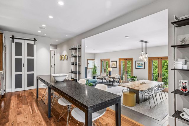 747 Kenwood Parkway, Minneapolis, MN 55403