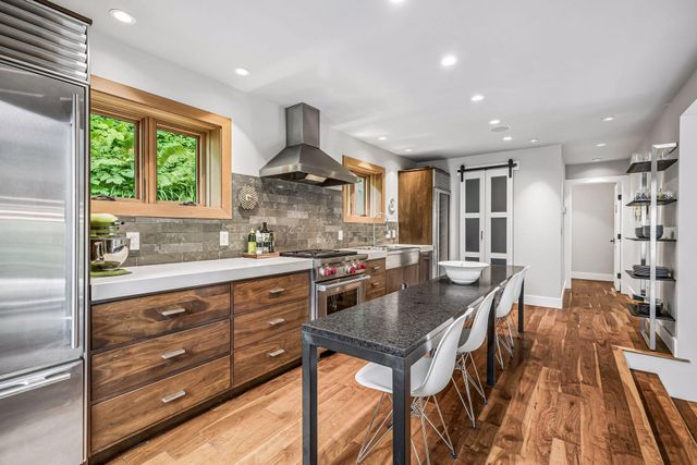 747 Kenwood Parkway, Minneapolis, MN 55403