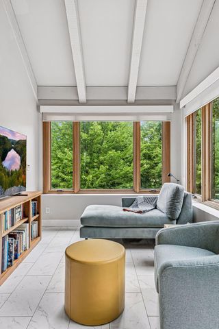 747 Kenwood Parkway, Minneapolis, MN 55403