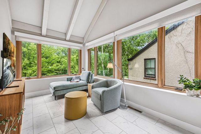 747 Kenwood Parkway, Minneapolis, MN 55403